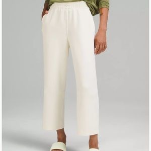 New Lululemon Softstreme HR Straight Leg Crop sz 8